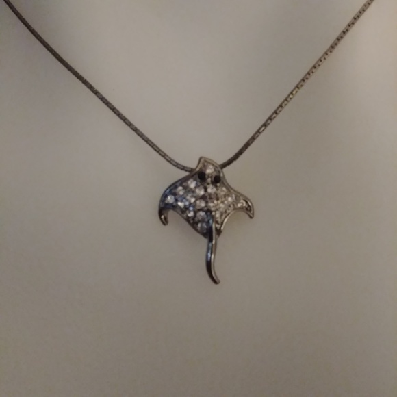 Annaleece by Devries Stingray Necklace - Picture 5 of 13